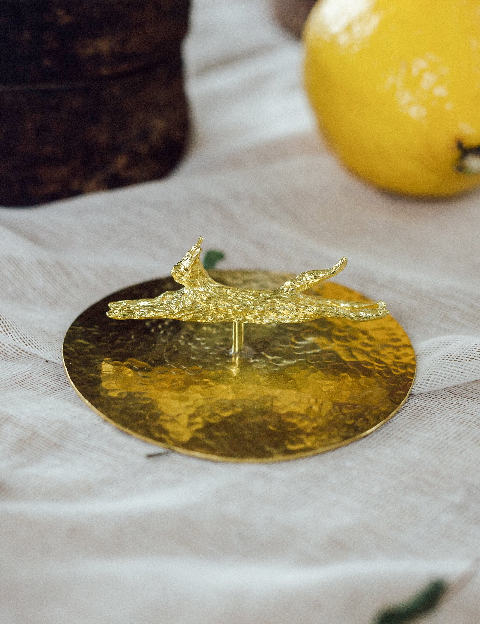 Escultura Gato Estirado