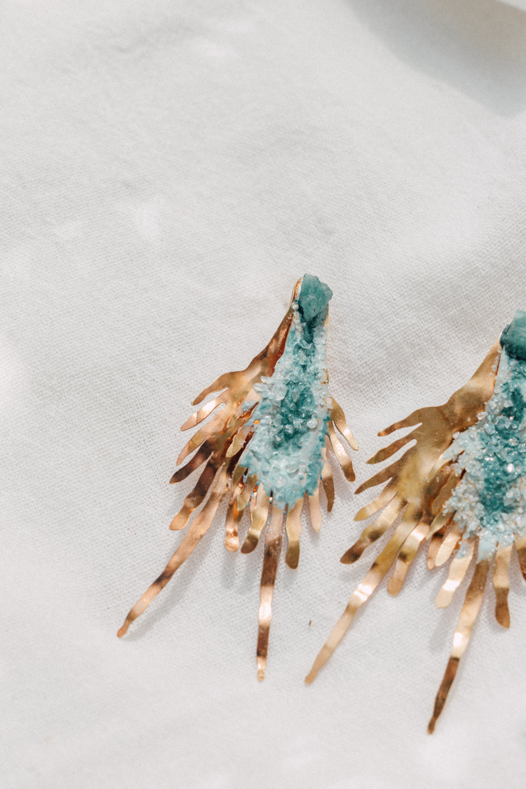 Dos Plumas Esmeralda Aretes - Liefde