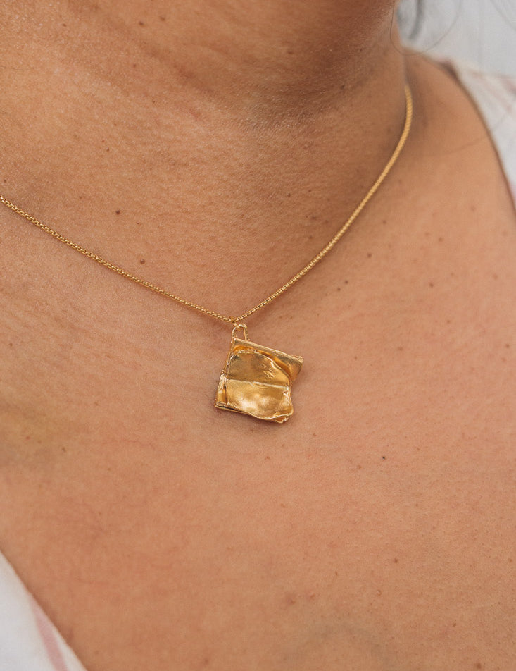 Collar Libro