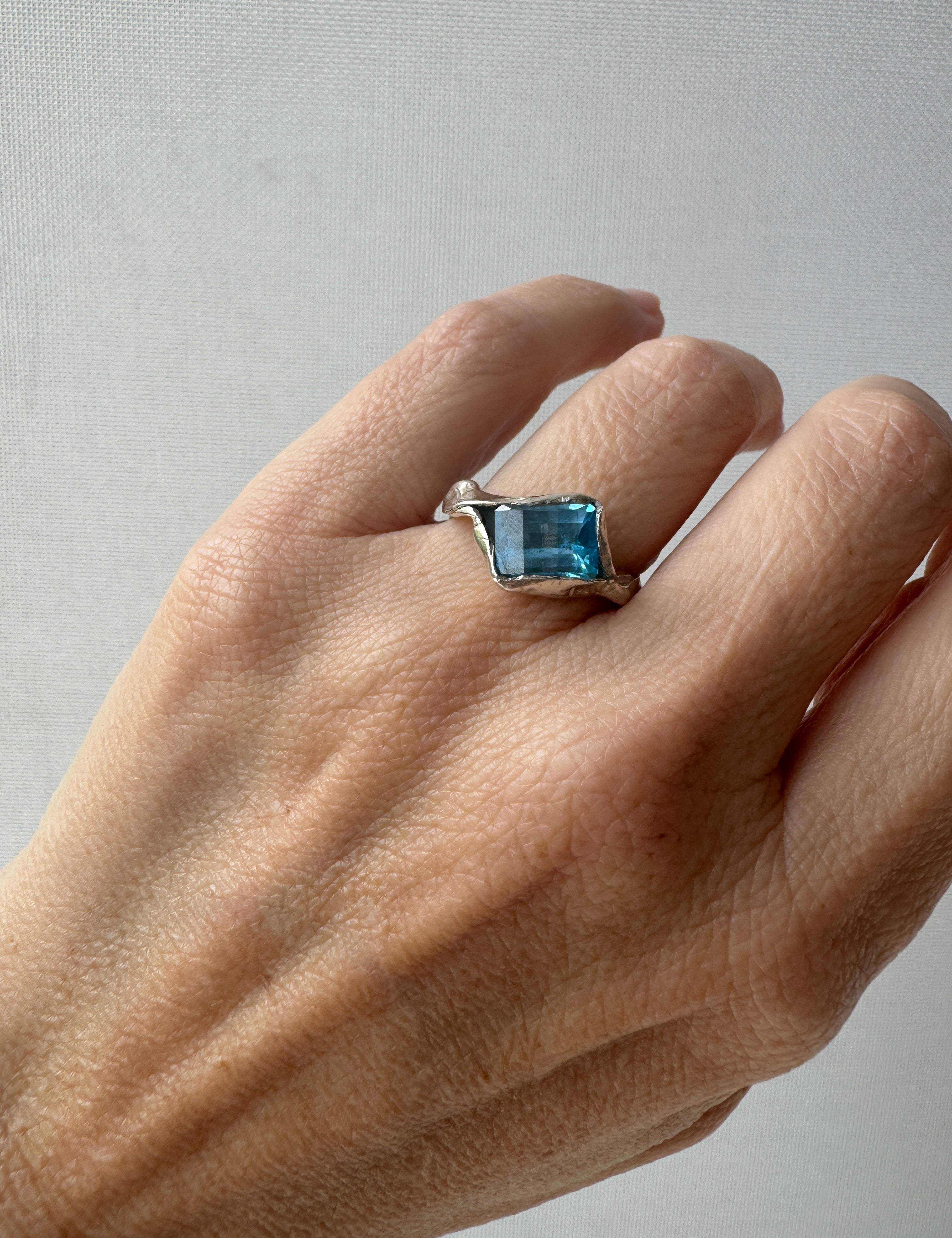 Anillo Vaina Suiza - Talla 6.5