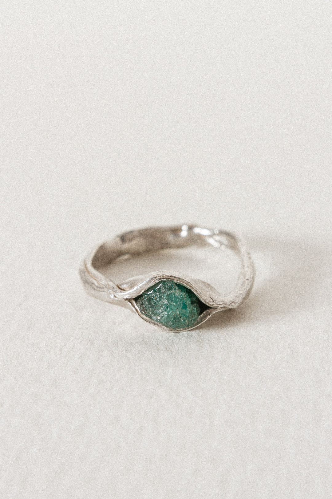 Anillo Vaina Esmeralda - Talla 6