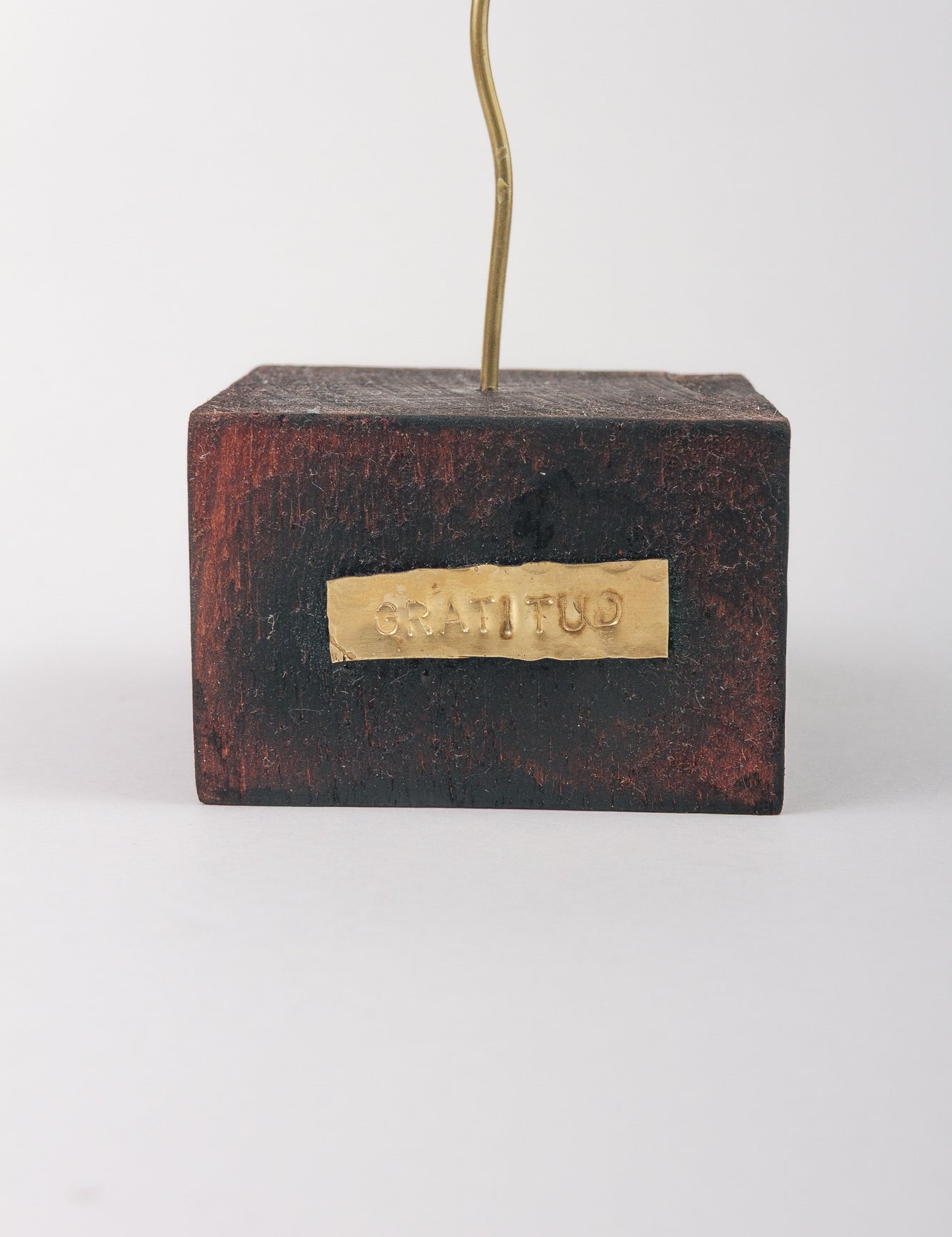 Escultura Orquídea Huánuco Base Negra